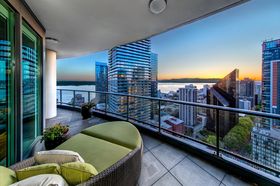 Logo firmy - LuxImagination NYC